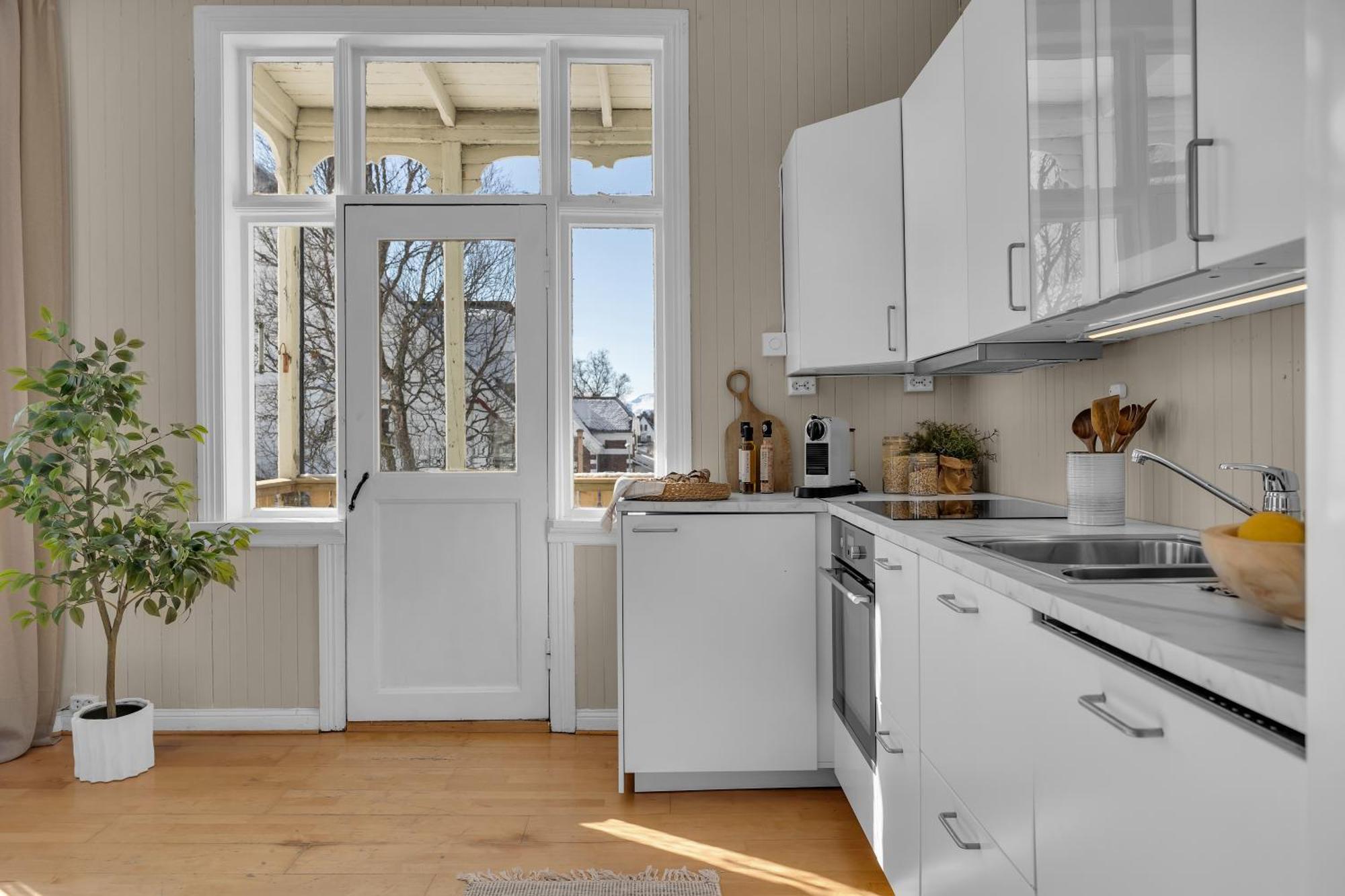 Amazing With Free Parking And Lovely Views! Apartment *